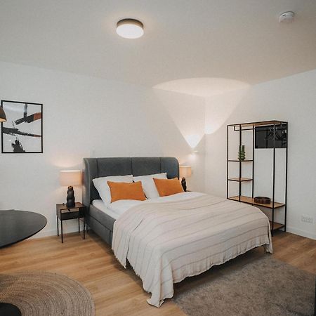 Downtown Apartment Mit Luxusbad Am Hafen Nur 5 Minuten Zu Fuss In Die Innenstadt Und Zum Bahnhof! Olsztyn Bagian luar foto