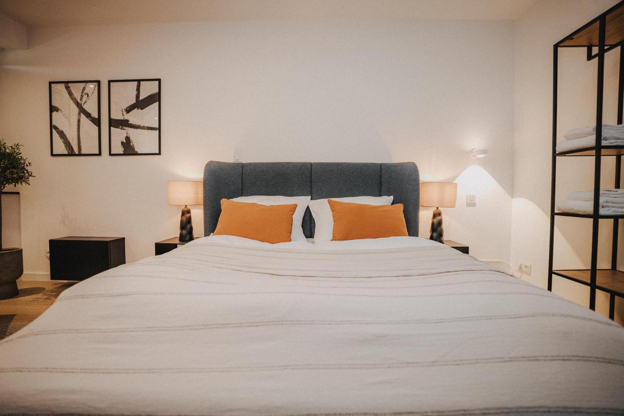 Downtown Apartment Mit Luxusbad Am Hafen Nur 5 Minuten Zu Fuss In Die Innenstadt Und Zum Bahnhof! Olsztyn Bagian luar foto