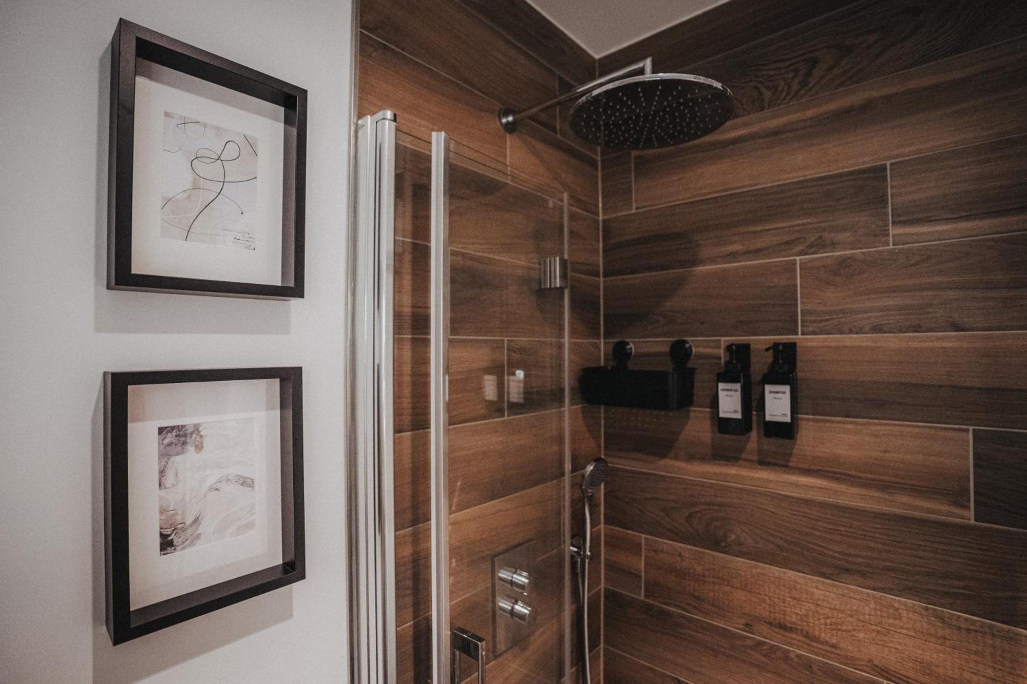 Downtown Apartment Mit Luxusbad Am Hafen Nur 5 Minuten Zu Fuss In Die Innenstadt Und Zum Bahnhof! Olsztyn Bagian luar foto